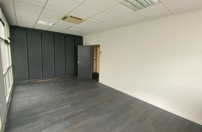 Bureaux  200 m2 — photo 5