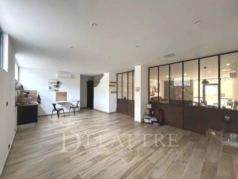 Local commercial — photo 1