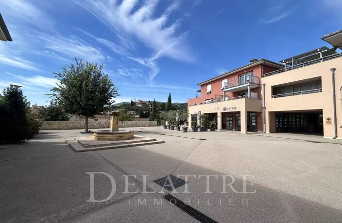 Local commercial — photo 2