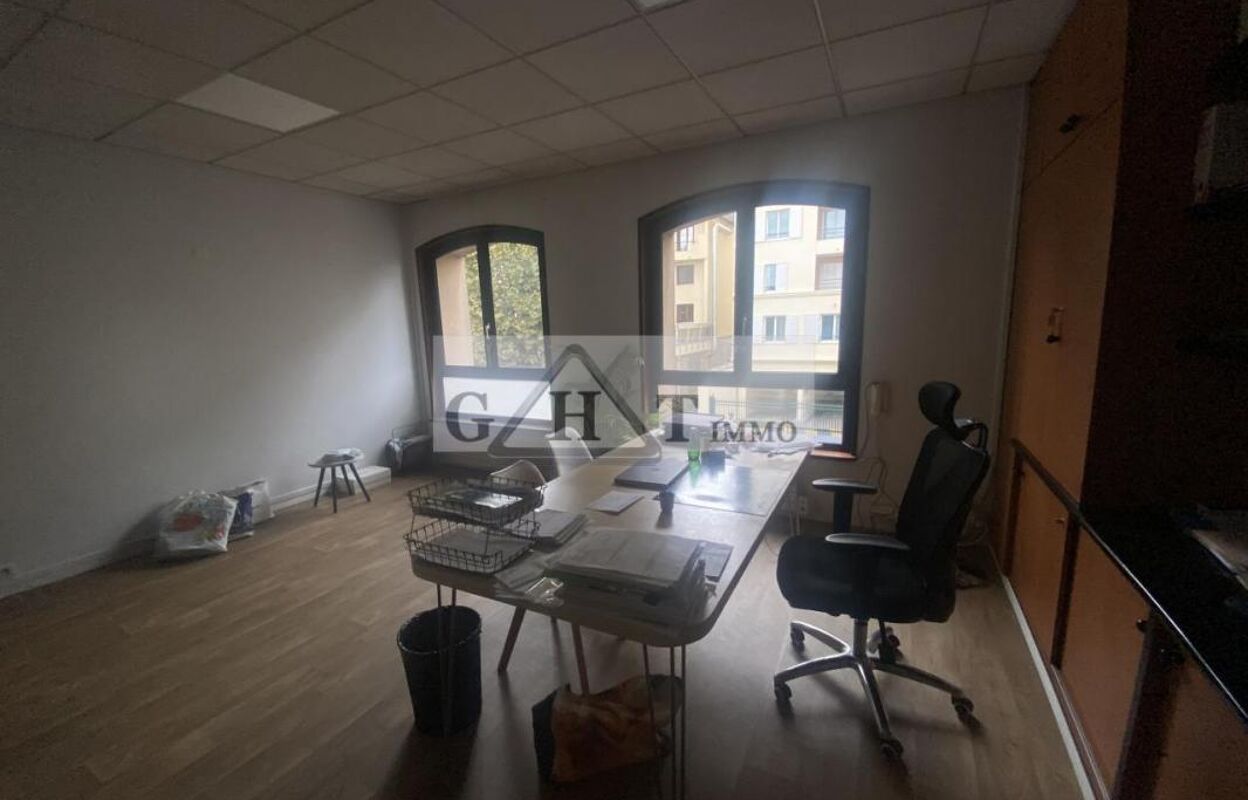 bureau  pièces 130 m2 à vendre à Alfortville (94140)