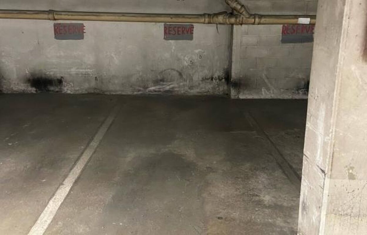 garage  pièces  m2 à vendre à Paris 11 (75011)