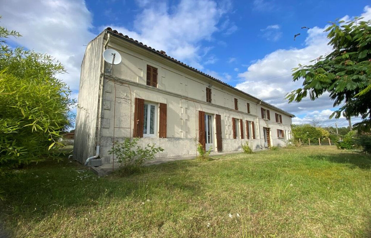 maison 7 pièces 217 m2 à vendre à Bussac-Forêt (17210)