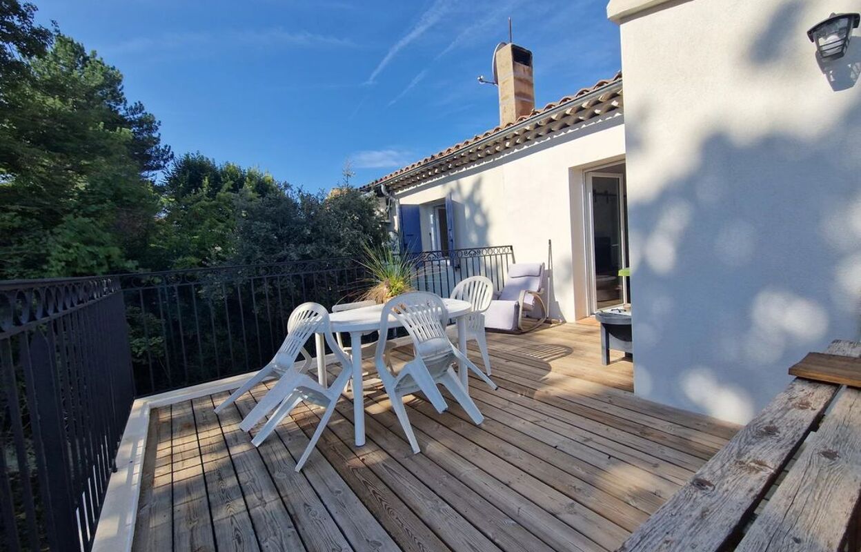 maison 5 pièces 122 m2 à vendre à Grambois (84240)