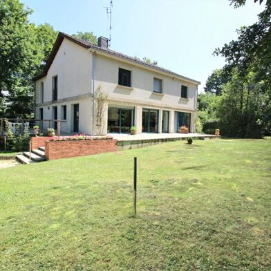 Maison 8 pièces 227 m²