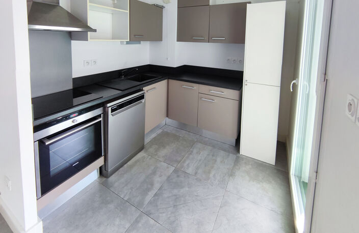 DELEGATION DE MANDAT - CASTELNAU LE LEZ - T3 DE 72M2 + DOUBL — photo 3
