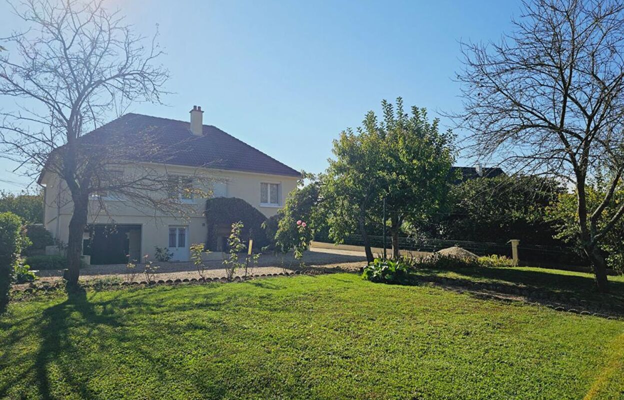 maison 4 pièces 89 m2 à vendre à Saint-Germain-du-Puy (18390)