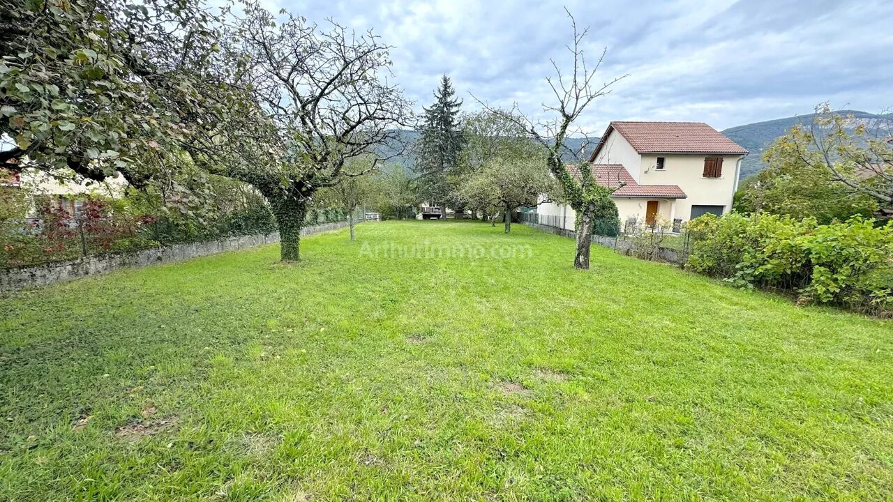 terrain  pièces 701 m2 à vendre à Vertrieu (38390)