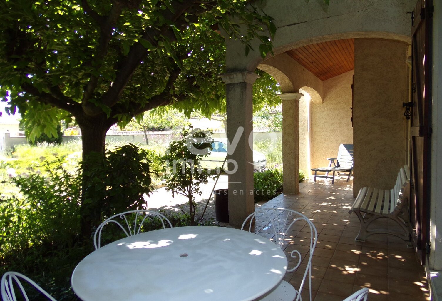 Villa — photo 1