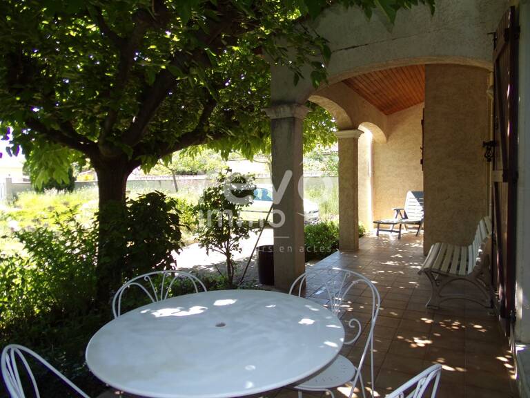 Villa — photo 1