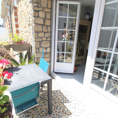 Appartement 3 pièces 249600 €