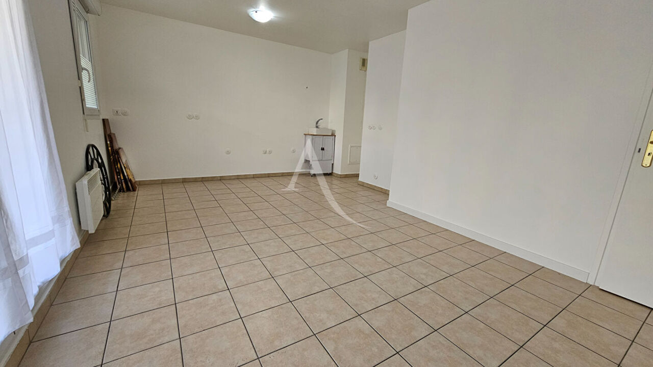 bureau  pièces 20 m2 à louer à Cergy (95000)