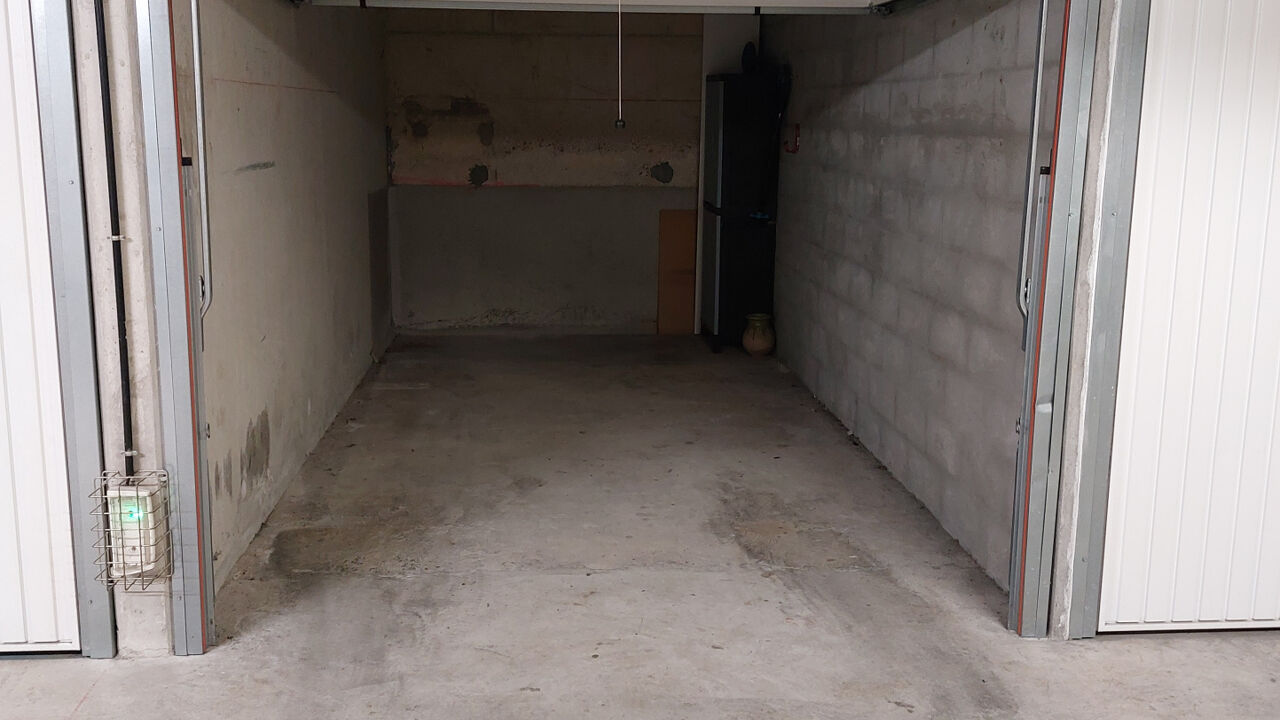 garage  pièces 12 m2 à vendre à Nice (06300)