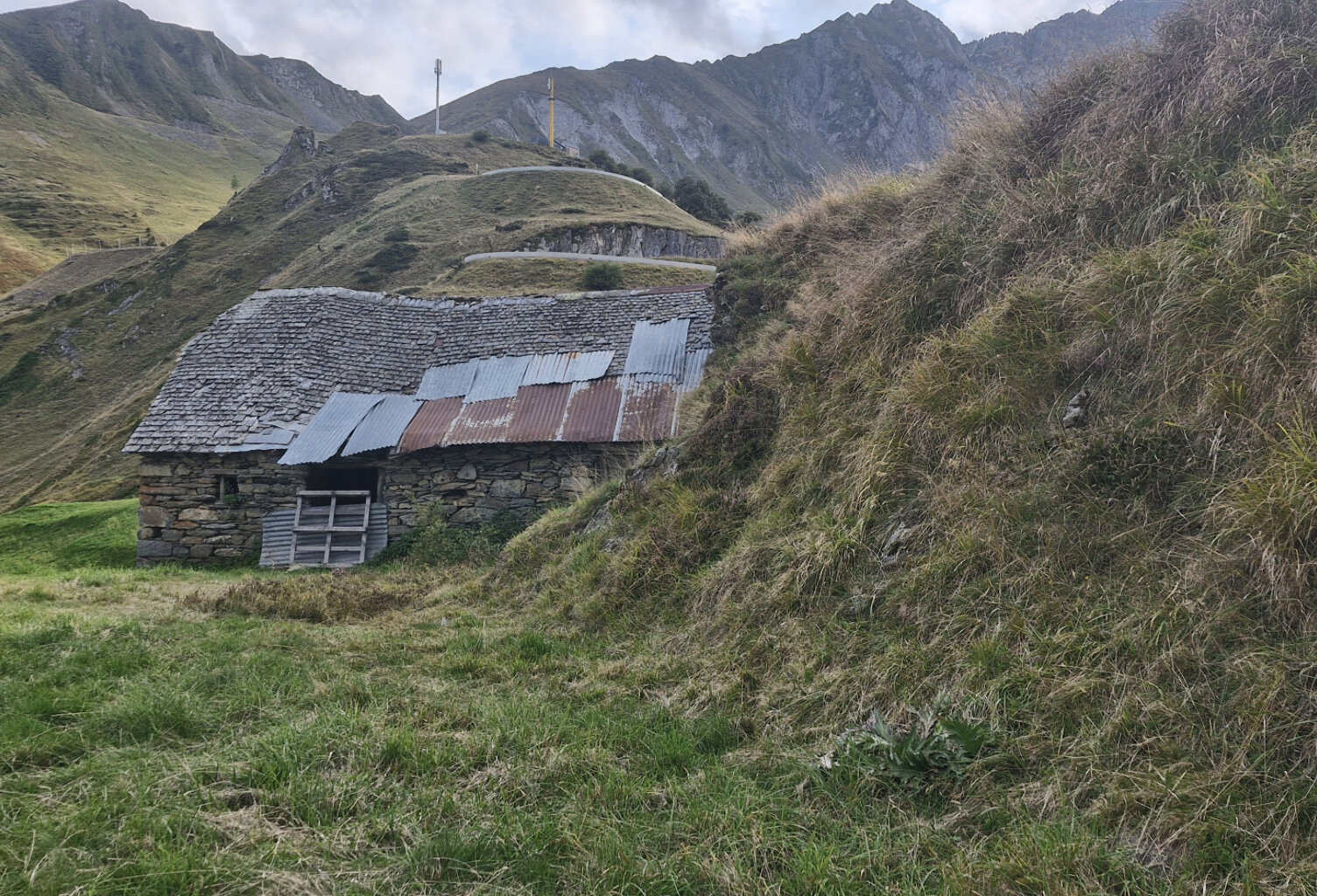 station LUZ ARDIDEN grange foraine à rénover avec autorisati — photo 1
