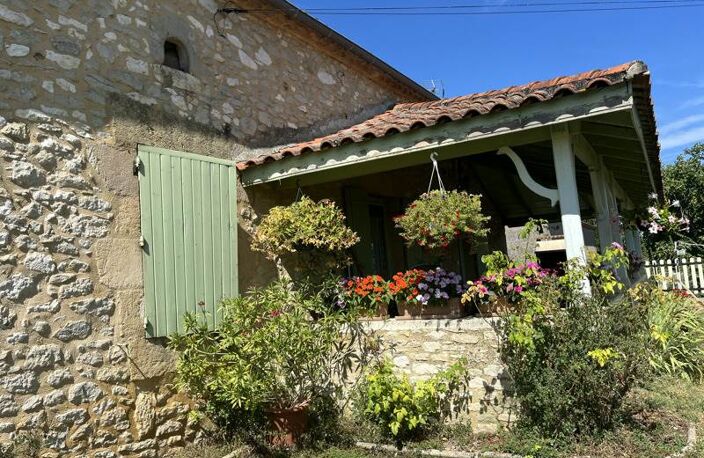 Maison en pierre de 3 pièces principales — photo 2