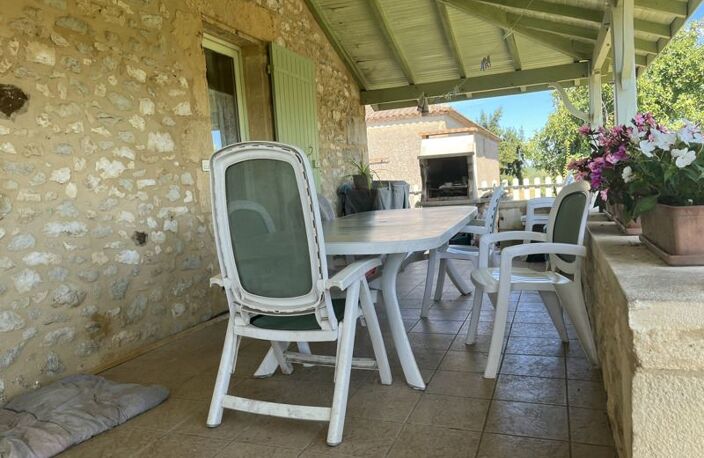 Maison en pierre de 3 pièces principales — photo 3