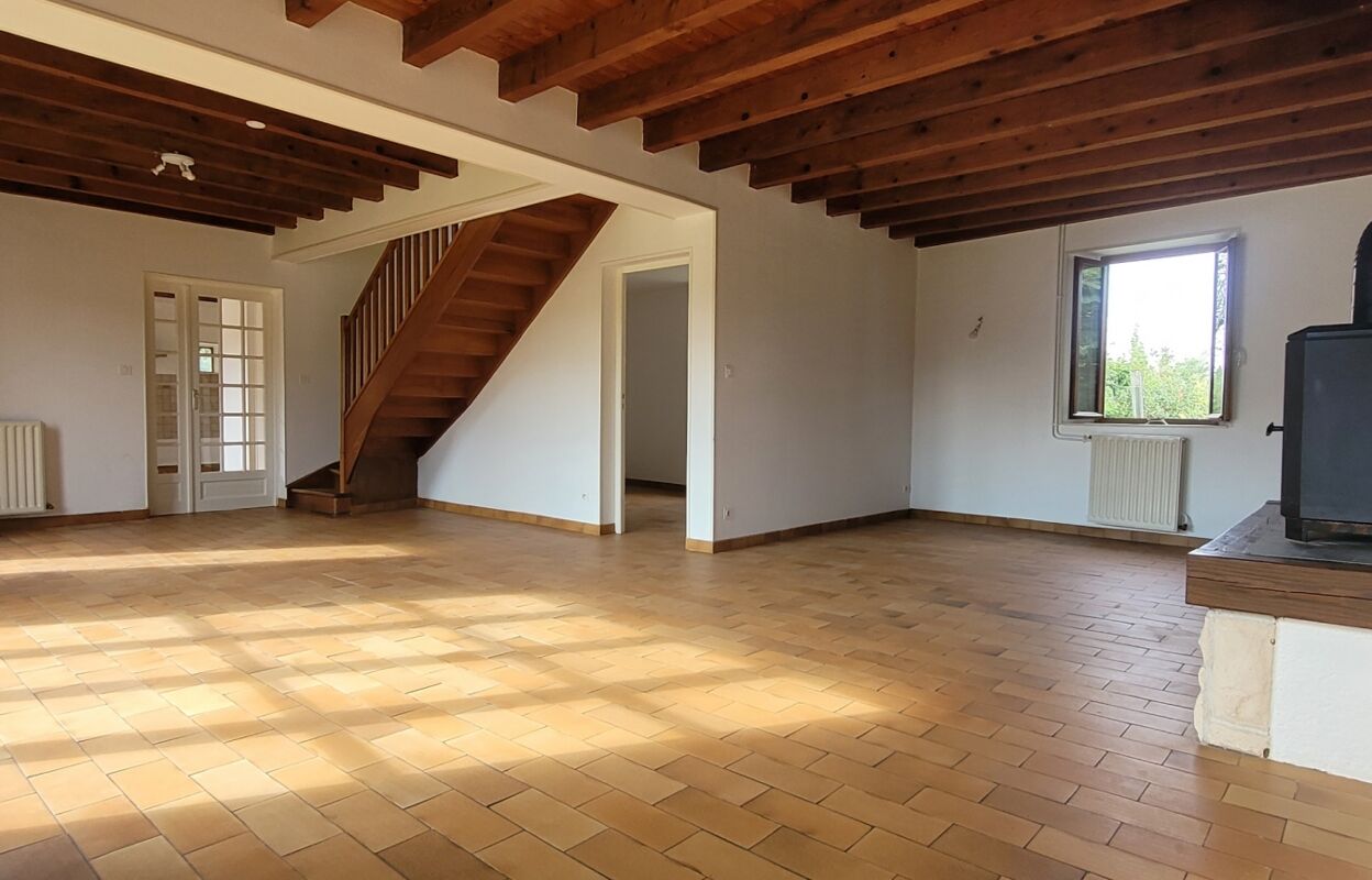 maison 7 pièces 165 m2 à vendre à Saint-Amand-Montrond (18200)