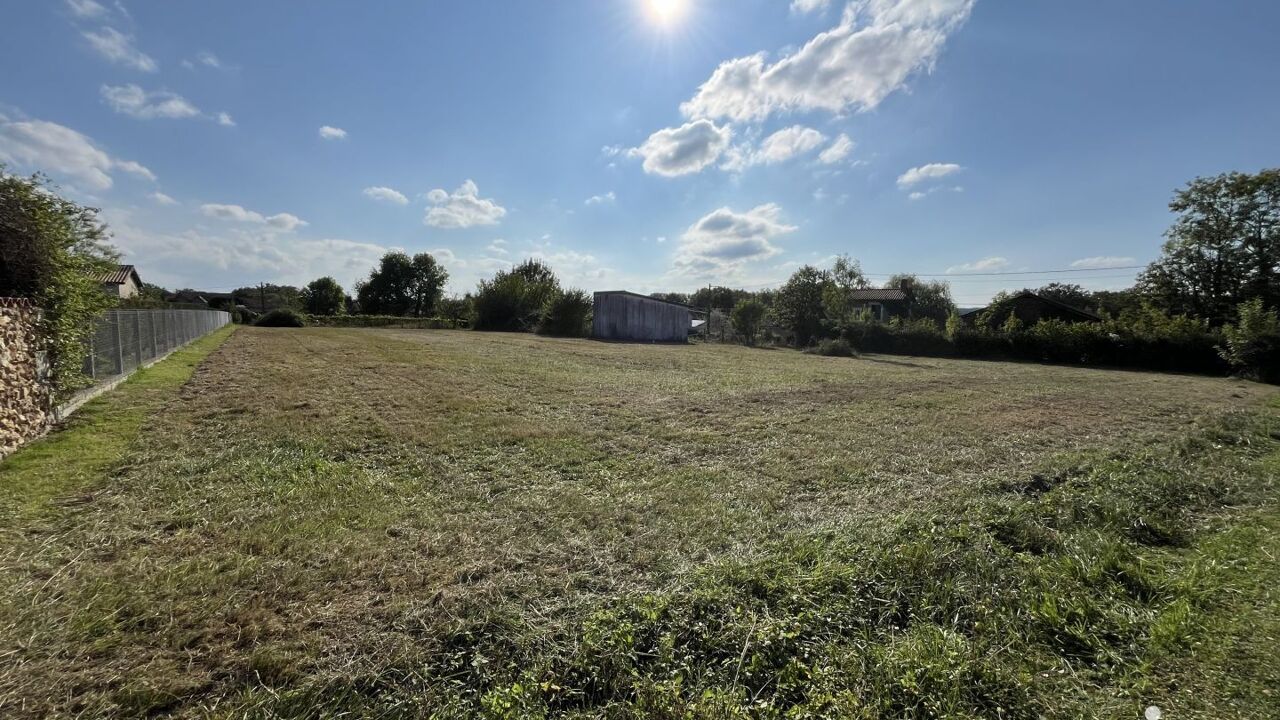 terrain  pièces 2241 m2 à vendre à Nieuil (16270)