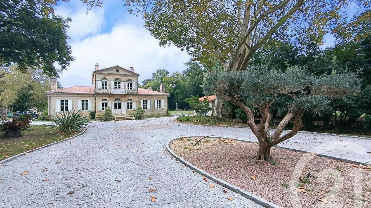 maison 7 pièces 253 m2 à vendre à Saint-Vivien-de-Médoc (33590)