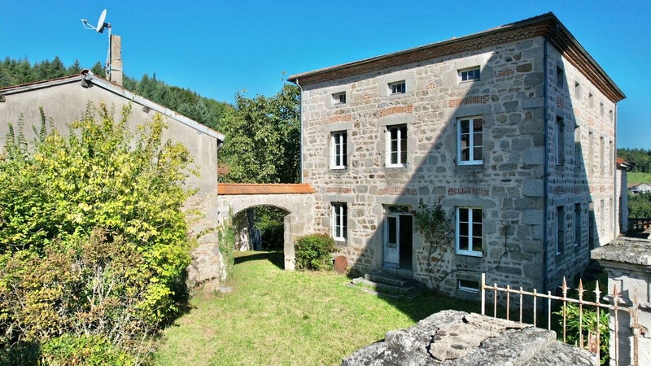 maison 7 pièces 200 m2 à vendre à Saint-Priest-la-Prugne (42830)