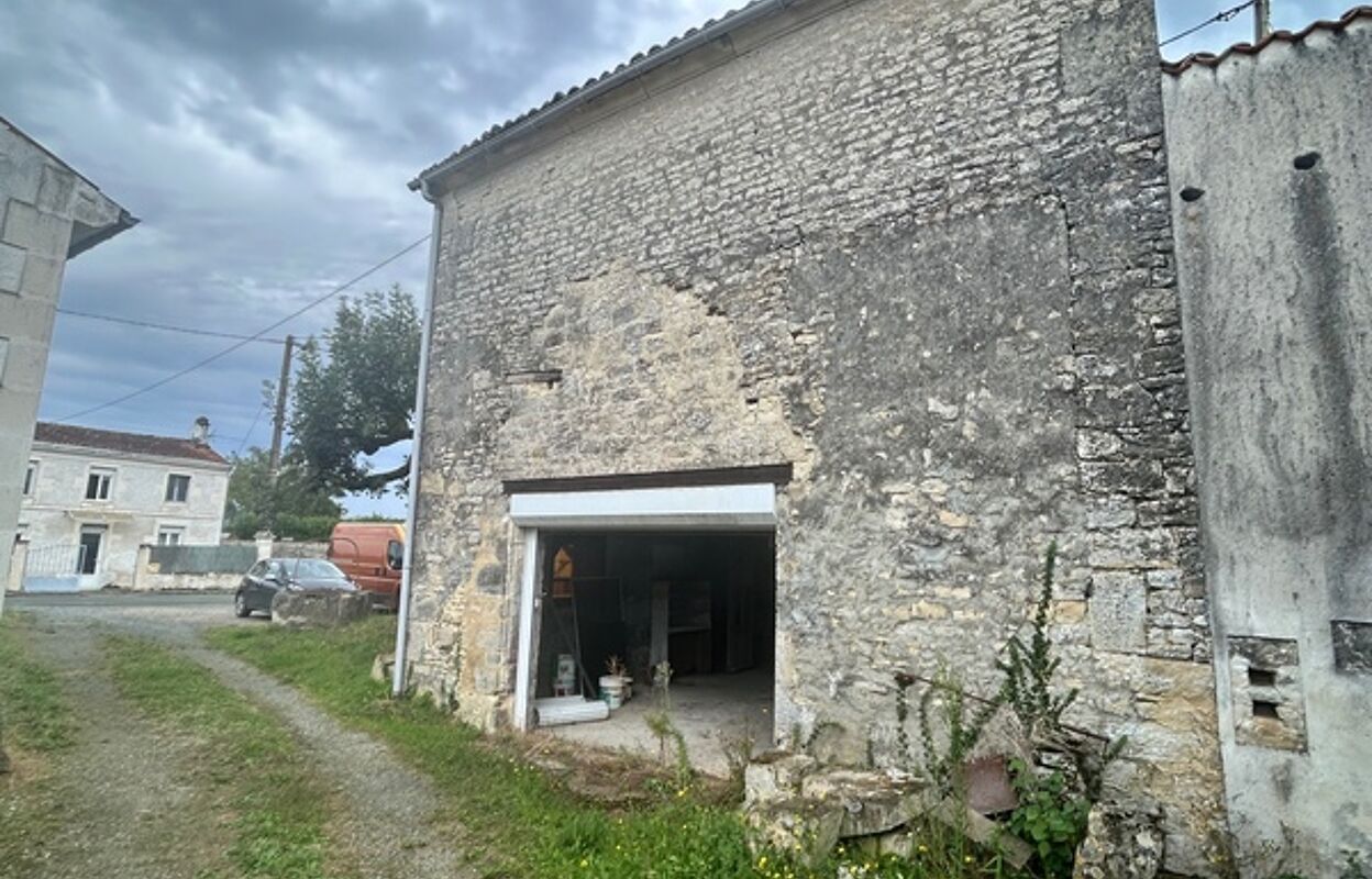 garage  pièces 54 m2 à vendre à Aumagne (17770)