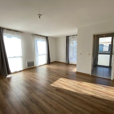 Appartement 3 pièces 760 €