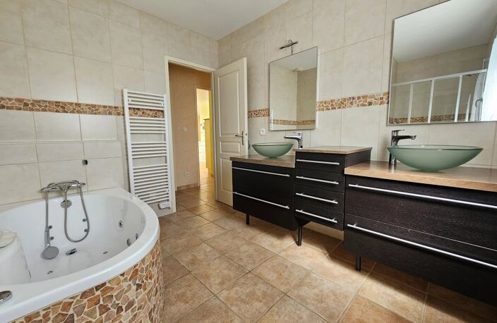 Maison de plain pied de 128m² — photo 3