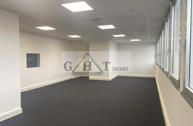 ENTREPOT/BUREAU 374M2 A LOUER BONNEUIL SUR MARNE — photo du bien