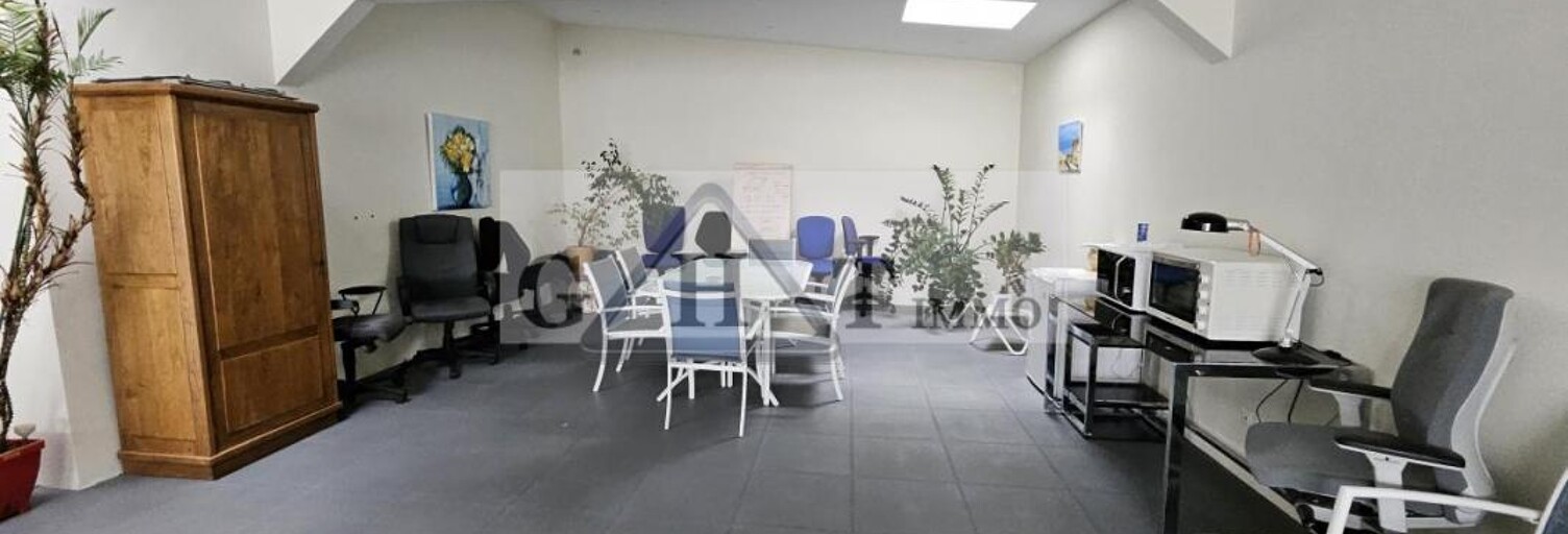 Local industriel  2352 m² à vendre à Claye-Souilly (77410)