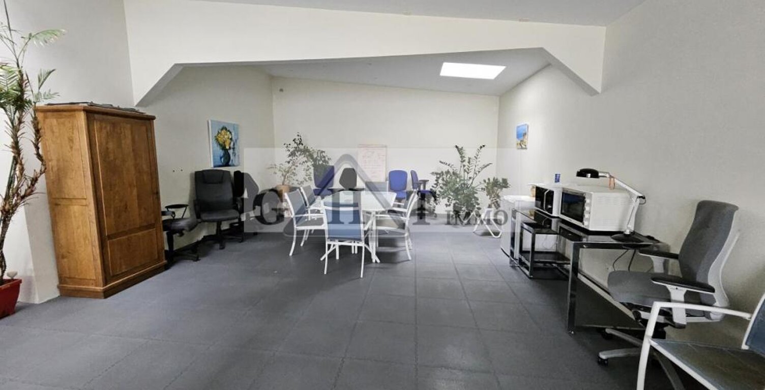 UN ENSEMBLE IMMOBILIER MUR ET FOND DE COMMERCE : 2 352M² A SAISIR — photo 1