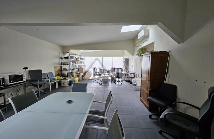 UN ENSEMBLE IMMOBILIER MUR ET FOND DE COMMERCE : 2 352M² A SAISIR — photo 2
