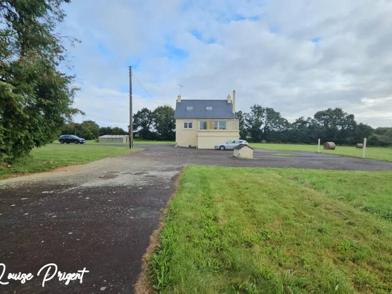 Maison avec vaste terrain — photo 1