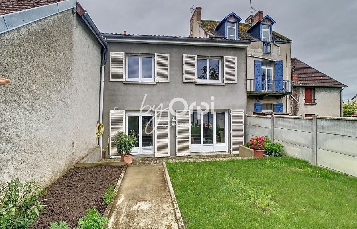 maison 6 pièces 185 m2 à vendre à Marcillat-en-Combraille (03420)