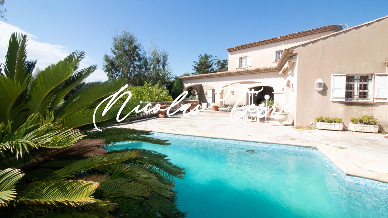 maison 9 pièces 374 m2 à vendre à Sainte-Maxime (83120)