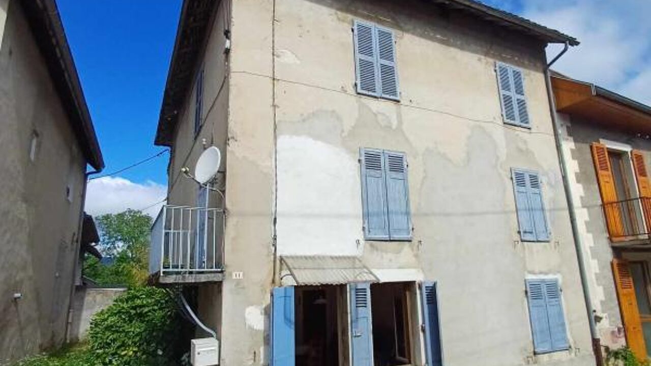 maison 5 pièces 109 m2 à vendre à Saint-Christophe-sur-Guiers (38380)