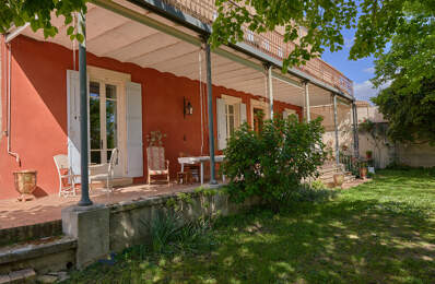 Maison de Maître de 250m² sur 2 252m² de jardin avec piscine ... — photo du bien