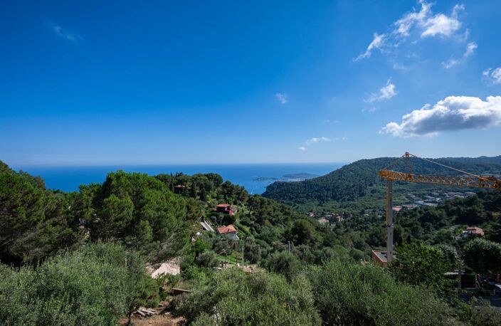 EZE | VILLA A TERMINER | 1000m2 HABITABLES | 1 HECTARE DE TERRAI — photo 4