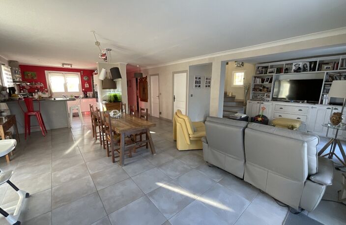 Villa — photo 5
