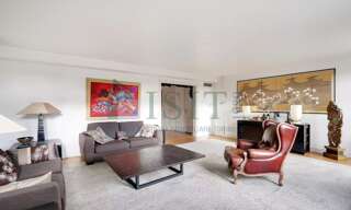 Appartement 3 Pièces 122 m² à louer à Paris 8 (75008)