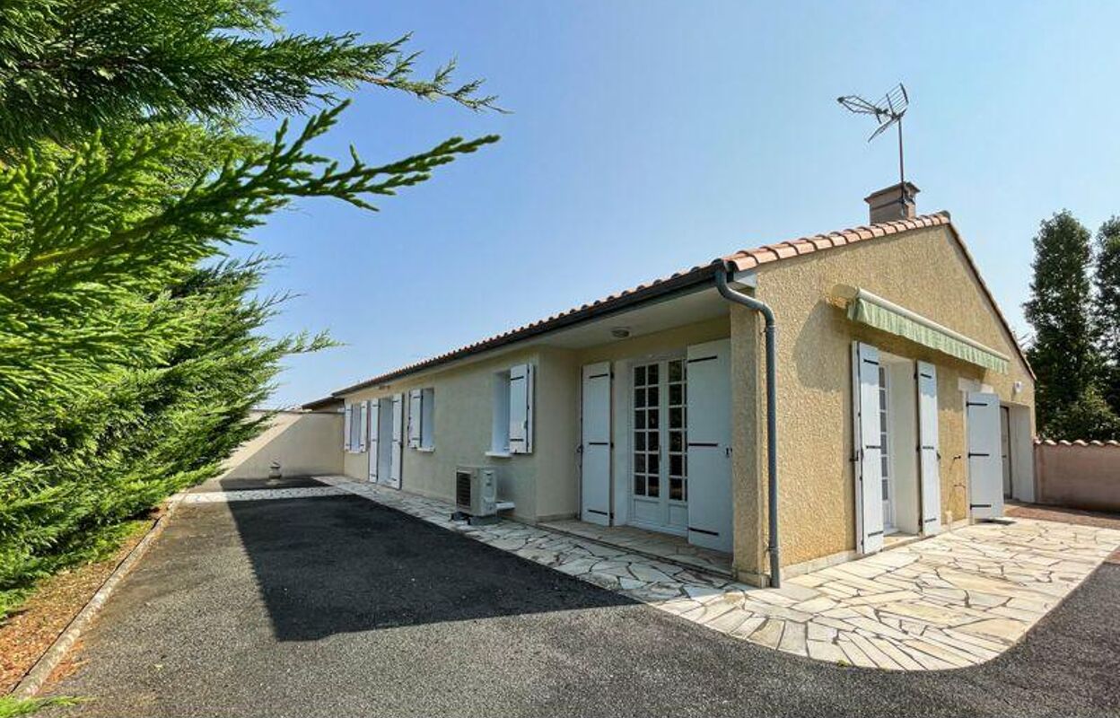 maison 6 pièces 114 m2 à vendre à Sauzé-Vaussais (79190)