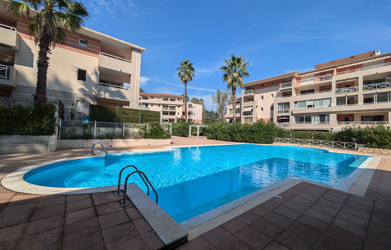 appartement 2 pièces 37 m2 à vendre à Cagnes-sur-Mer (06800)