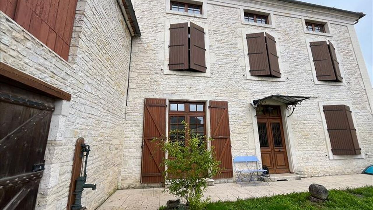 maison 6 pièces 130 m2 à vendre à Aigre (16140)