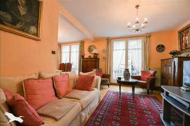 Appartement 6 pièces 233200 €