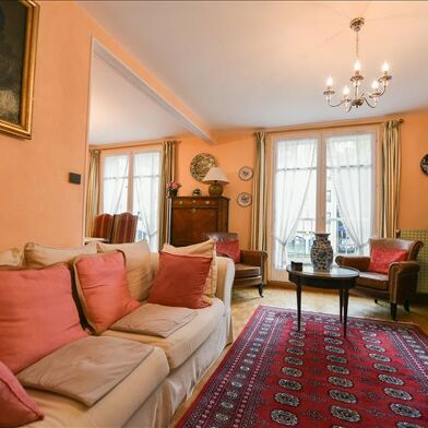 Appartement 6 pièces 233200 €