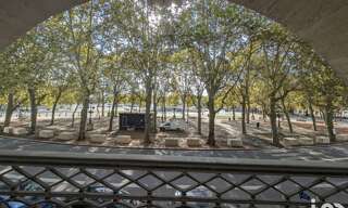 Bureau  140 m² à louer à Bordeaux (33000)