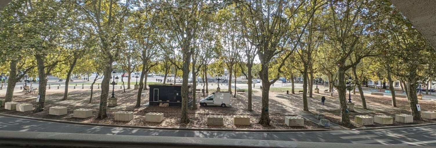 Bureau  140 m² à louer à Bordeaux (33000)