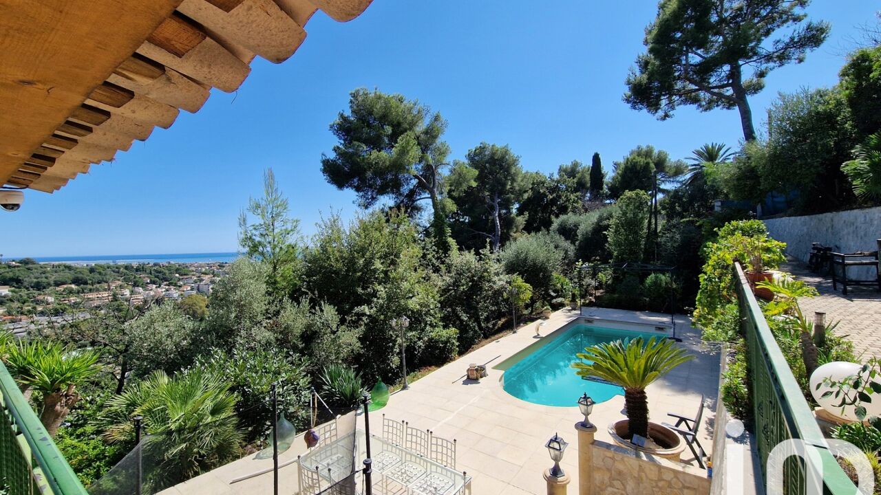 maison 5 pièces 111 m2 à vendre à Cagnes-sur-Mer (06800)