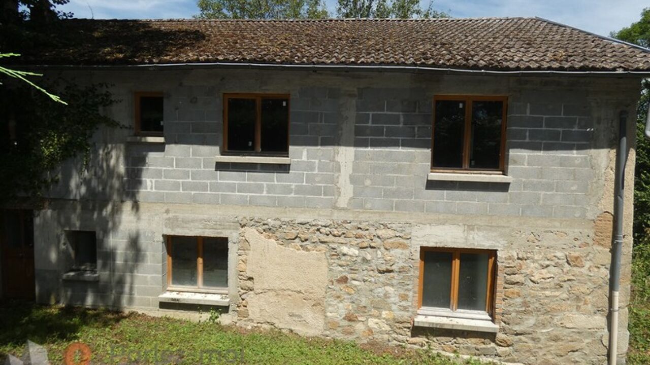 maison  pièces 1665 m2 à vendre à Ambert (63600)