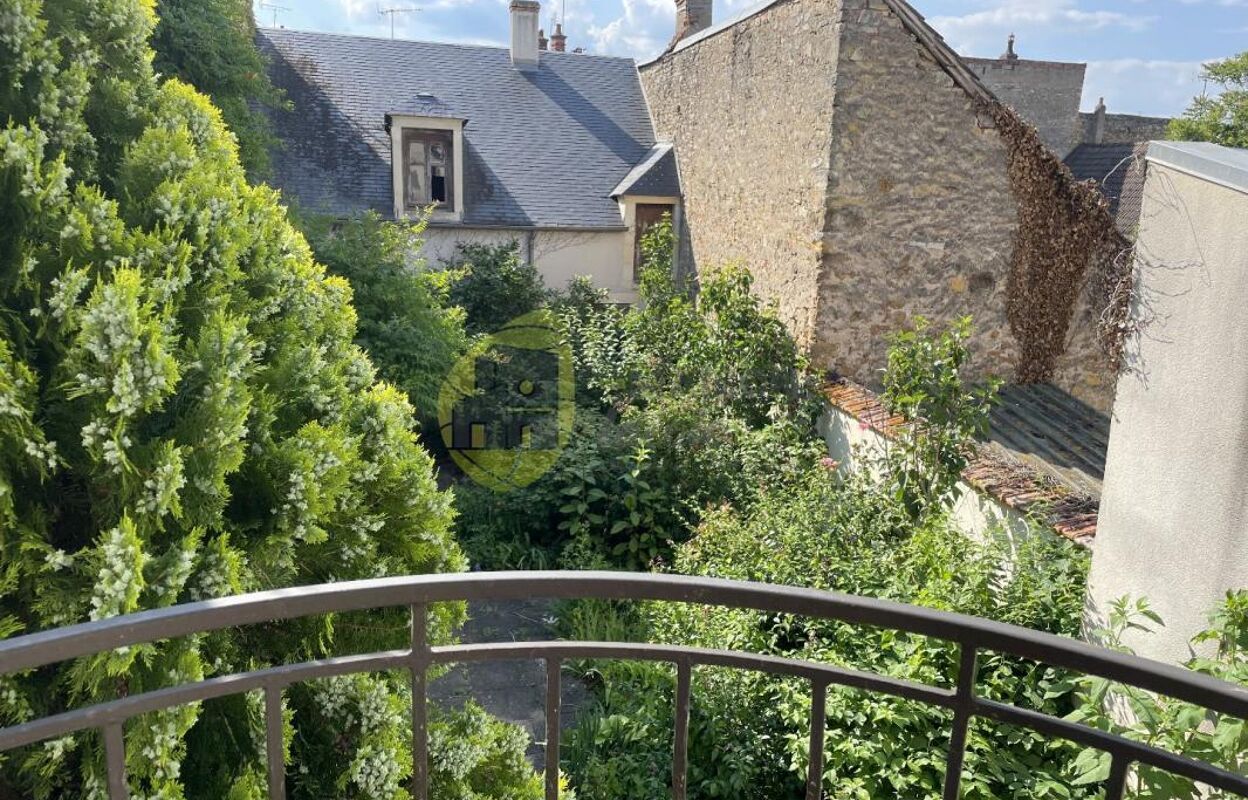 maison 5 pièces 136 m2 à vendre à Saint-Amand-Montrond (18200)