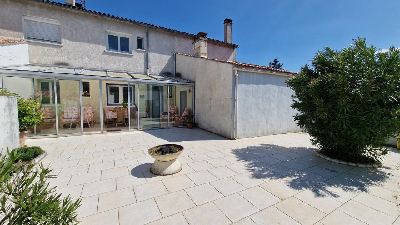 maison 6 pièces 197 m2 à vendre à Saint-Agnant (17620)