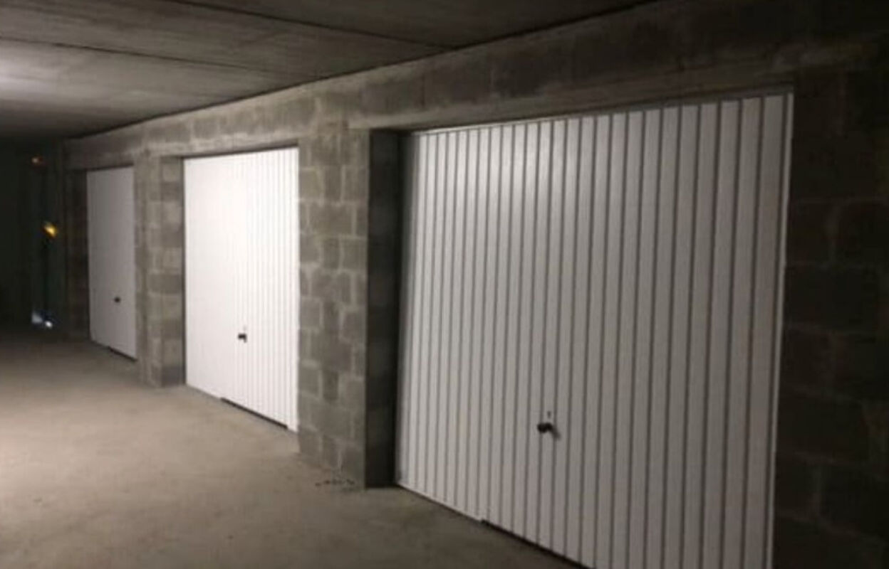 garage  pièces  m2 à louer à Dax (40100)